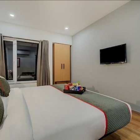 Hotel Town Plaza Poona Buitenkant foto