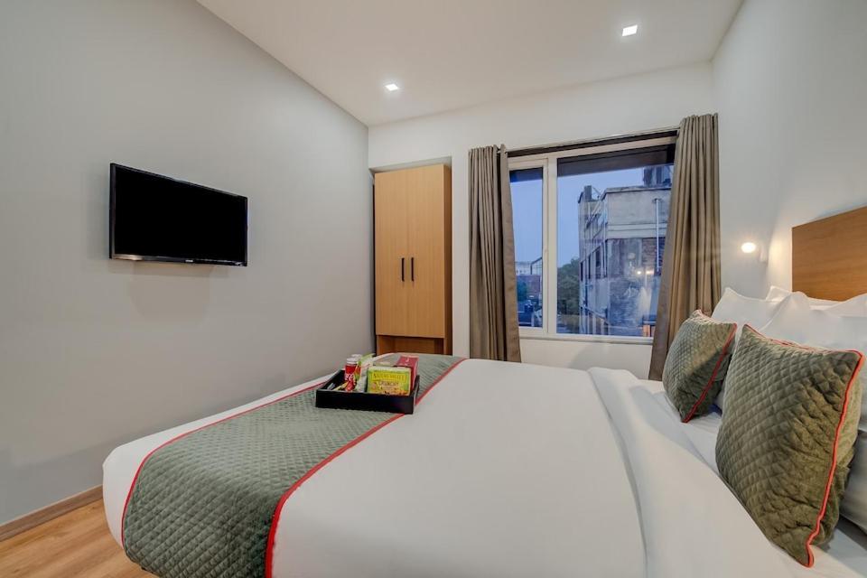 Hotel Town Plaza Poona Buitenkant foto