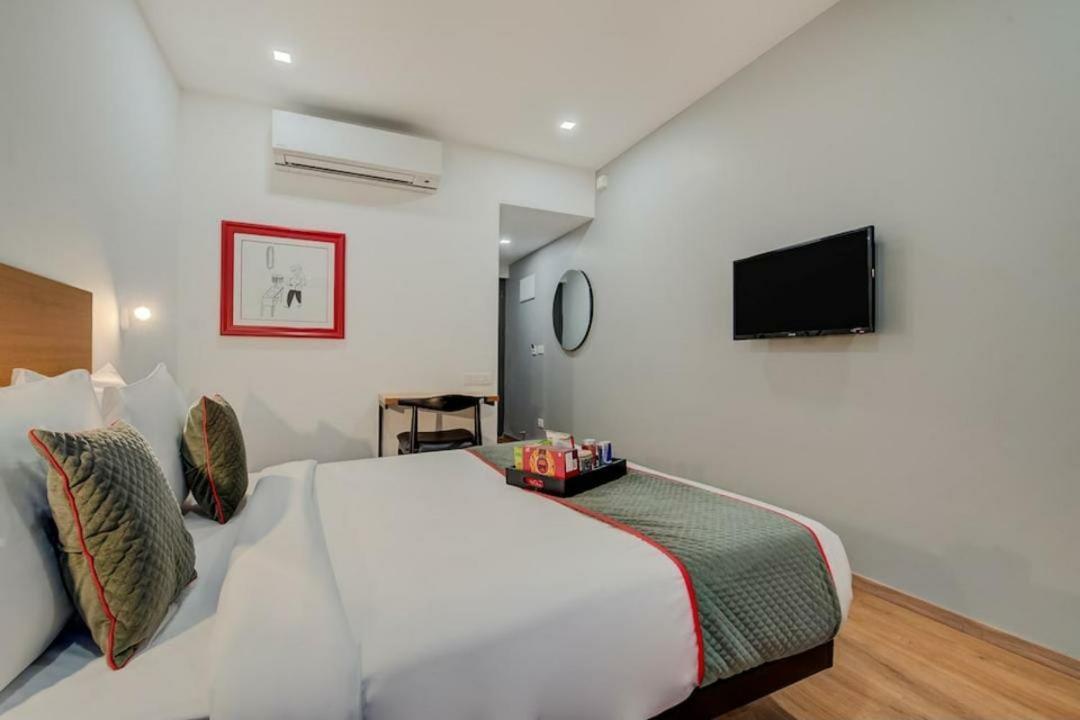 Hotel Town Plaza Poona Buitenkant foto